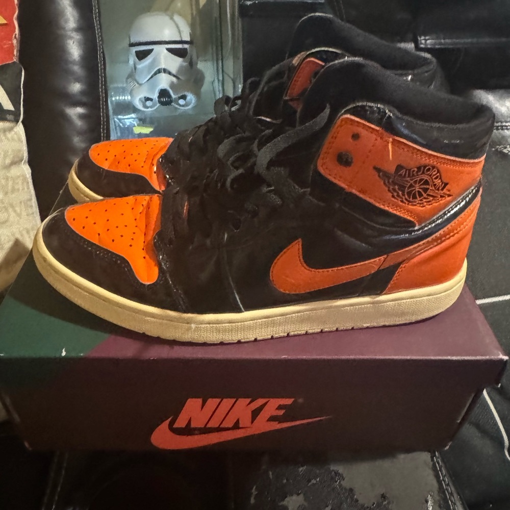 Jordan retro 1 (shattered backboard) size 10